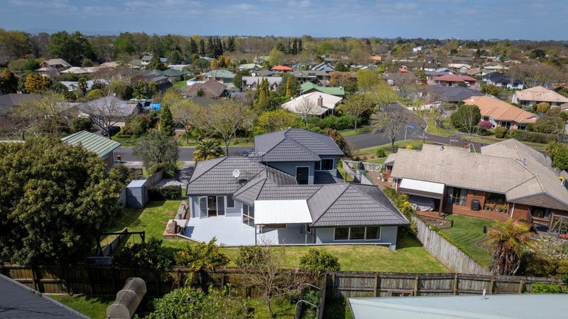 21 Cashmere Place, Flagstaff, Hamilton - Carousel 1