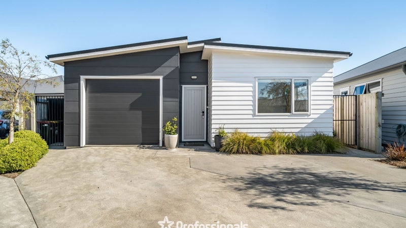 11 Wi Hape Pakau Place, Waiwhetu, Lower Hutt - Carousel 1