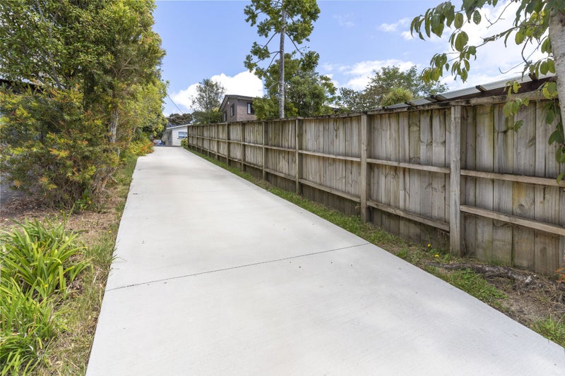 1/45 South Lynn Road, Titirangi, Auckland - Carousel 42