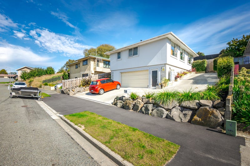 14 Clyde Carr Crescent, Waimataitai, Timaru - Carousel 1