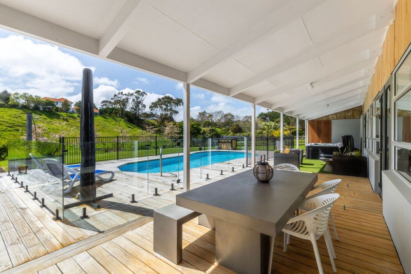 22 Pickwick Road, Otamatea, Whanganui - Carousel 2