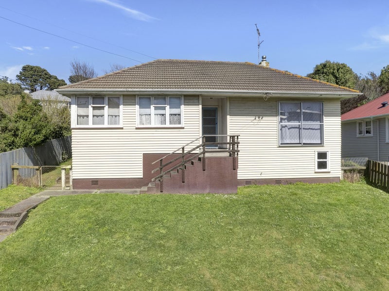 172 Champion Street, Cannons Creek, Porirua - Carousel 1