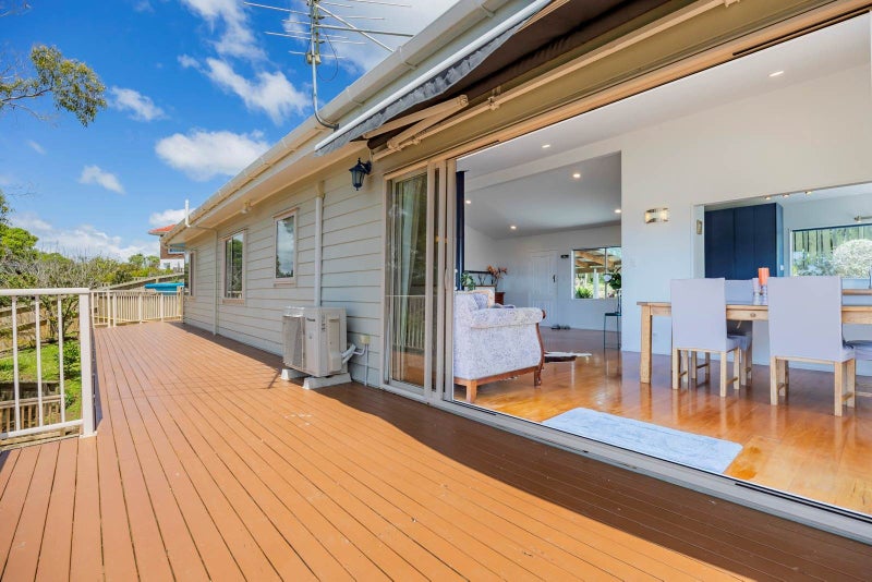 3 Dalmeny Close, Murrays Bay, Auckland - Carousel 1