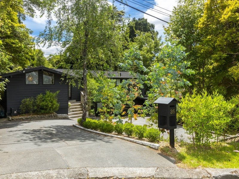 35 Chatsworth Road, Silverstream, Upper Hutt - Carousel 1