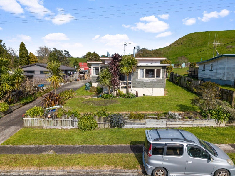 8 Bexhill Terrace, Tirau - Carousel 1
