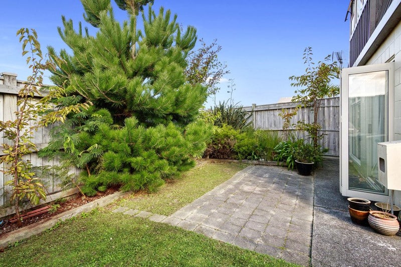 57A Cypress DR, MAUNGARAKI, LOWER HUTT - Carousel 2