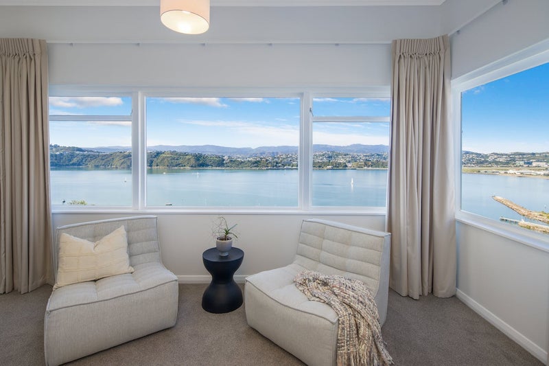 41 Overtoun Terrace, Hataitai, Wellington - Carousel 1