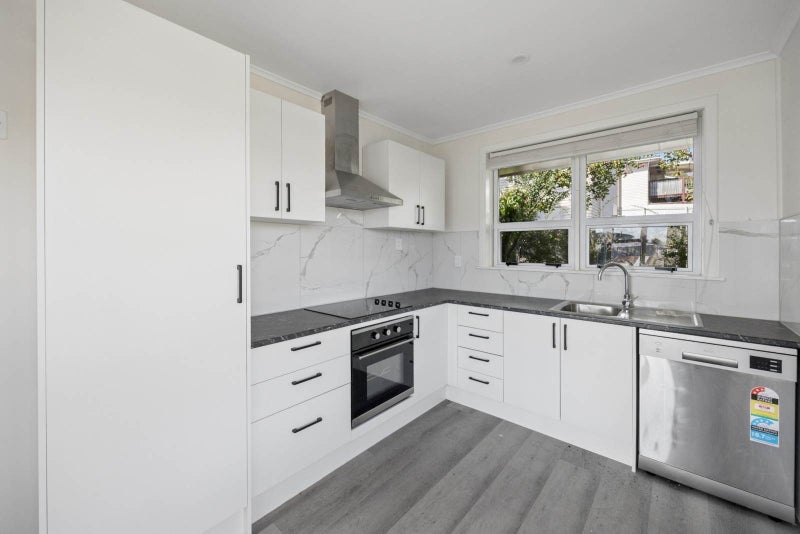 75 Awaroa Road, Sunnyvale, Auckland - Carousel 2