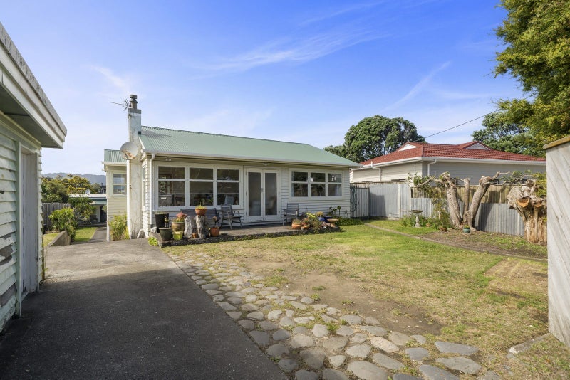 152 Manly Street, Paraparaumu Beach, Paraparaumu - Carousel 1