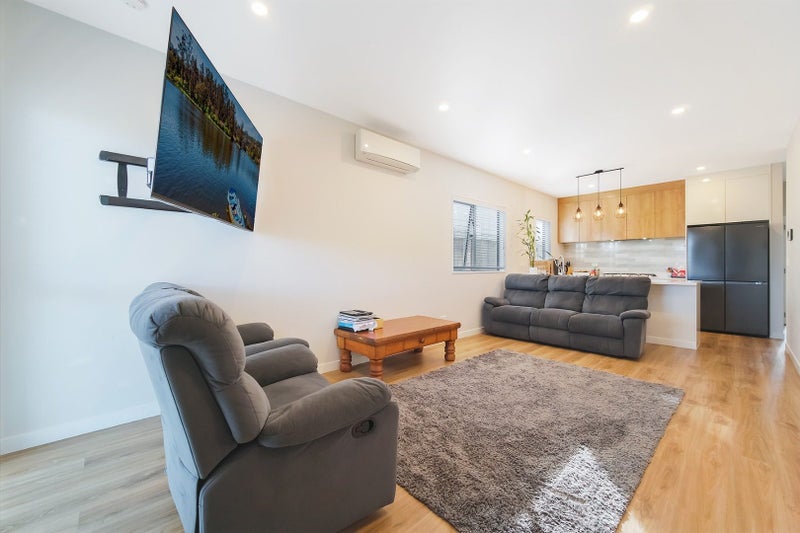 20 Opoka Street, Takanini, Auckland - Carousel 2