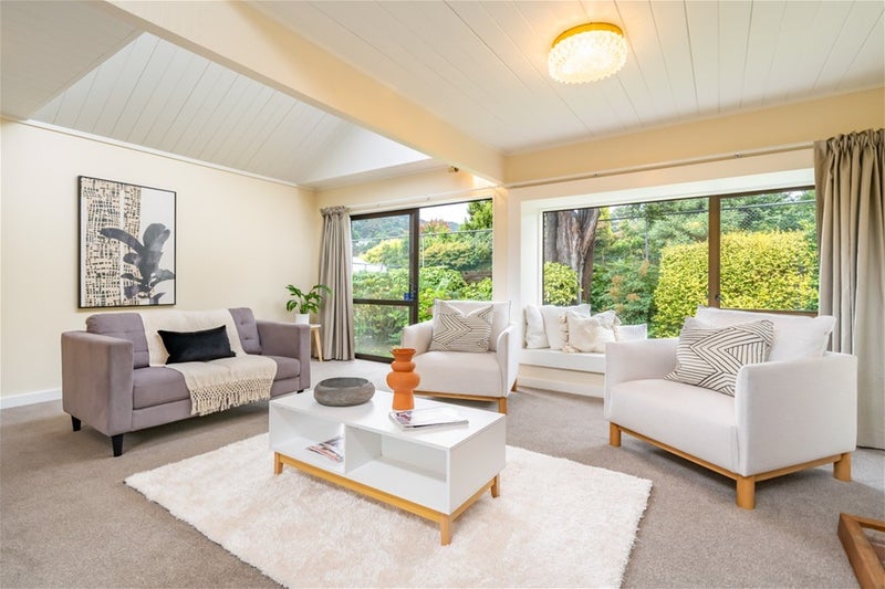 1/1 Lady Bell Grove, Lowry Bay, Lower Hutt - Carousel 2