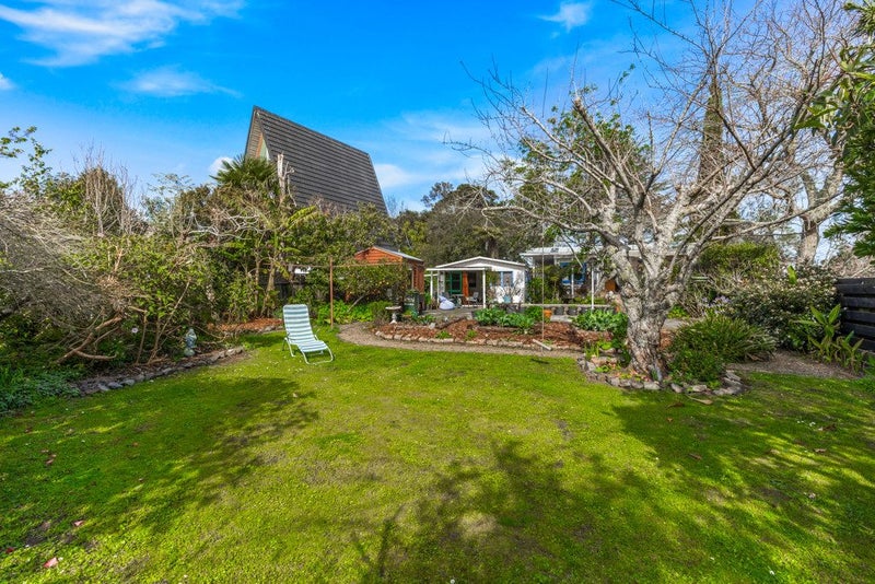 32 Ferry Parade, Herald Island, Auckland - Carousel 1