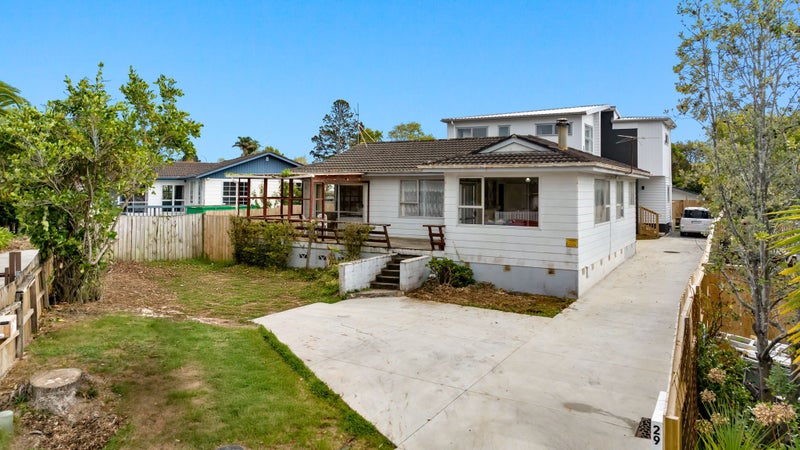 29 Lyren Place, Half Moon Bay, Auckland - Carousel 1