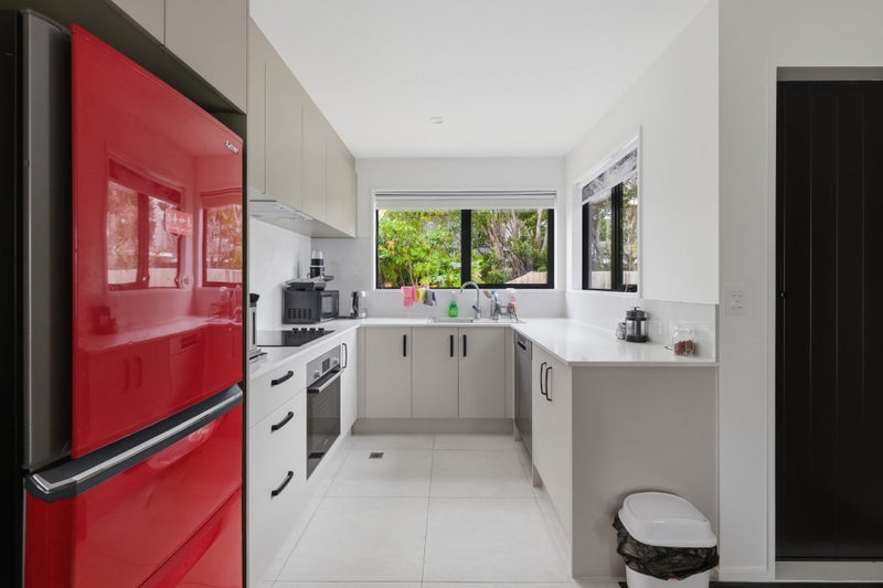 2/11 Brockworth Place, Riccarton, Christchurch City, Canterbury - Carousel 2