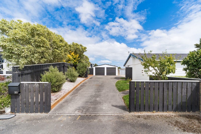 30 Peppertree Glade, Kelvin Grove, Palmerston North - Carousel 23