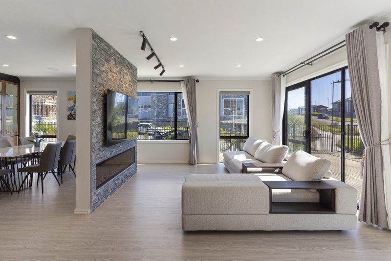 11 Bremner Ridge Street, Flat Bush, Auckland - Carousel 2