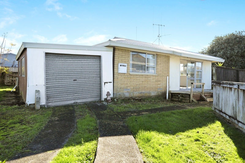 9B Bradley Place, Nawton, Hamilton - Carousel 1