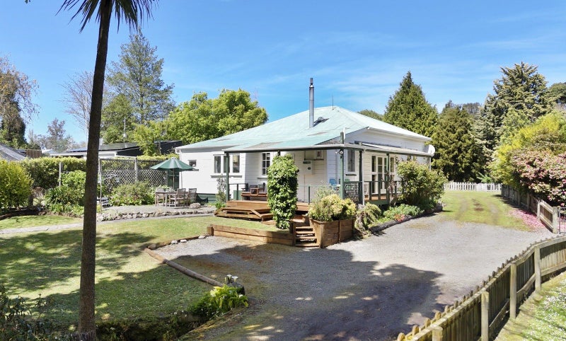 11A Grammar Street, Kimbolton, Kimbolton - Carousel 2