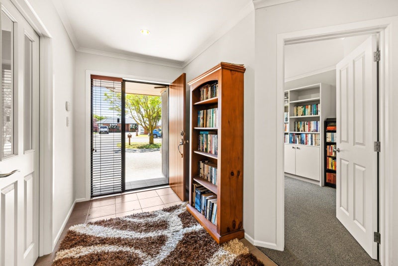4 Delta Mews Place, Clive, Clive - Carousel 2