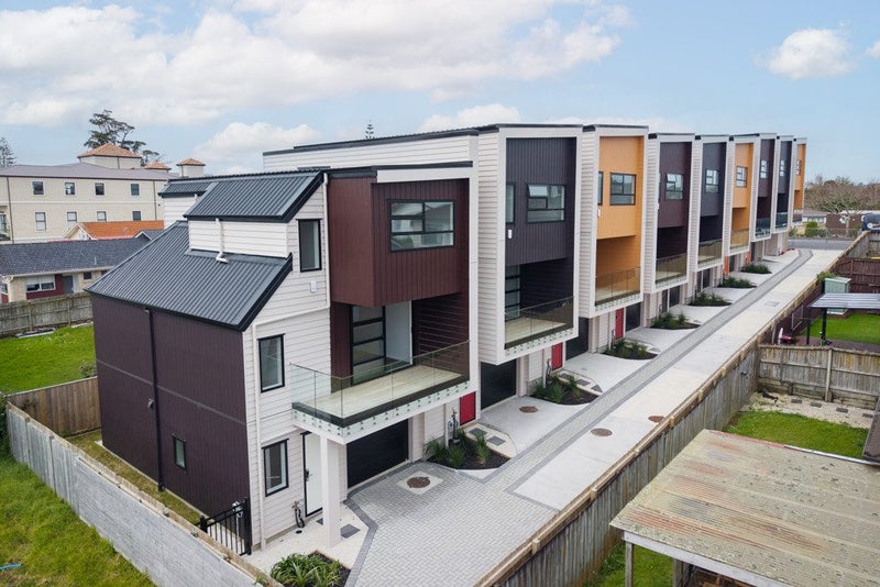 9/3153 Great North Road, New Lynn, Auckland - Carousel 2