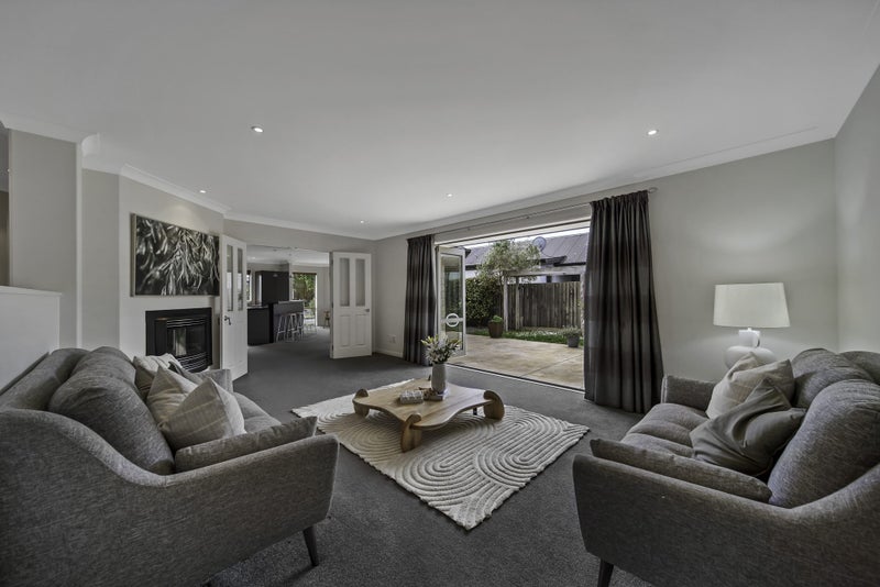 7 Milkers Gate, Parklands, Christchurch - Carousel 1