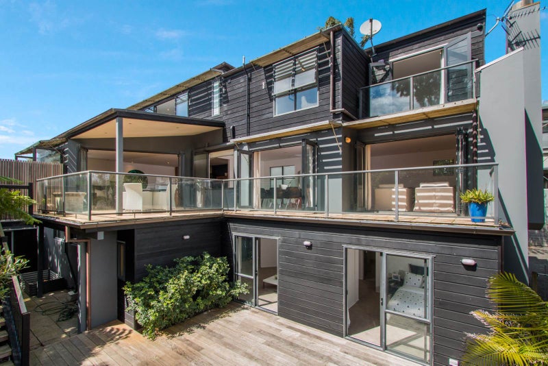 7 Wallingford Street, Grey Lynn, Auckland - Carousel 2