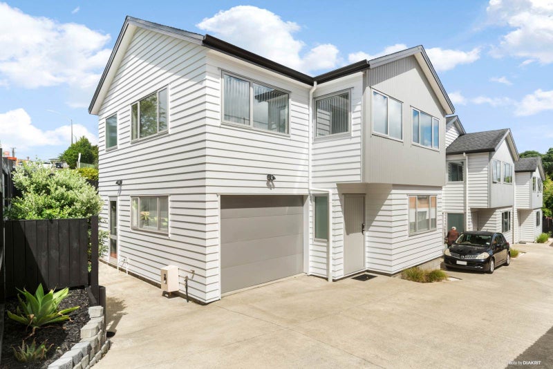 12A Diana Drive, Glenfield, Auckland - Carousel 1