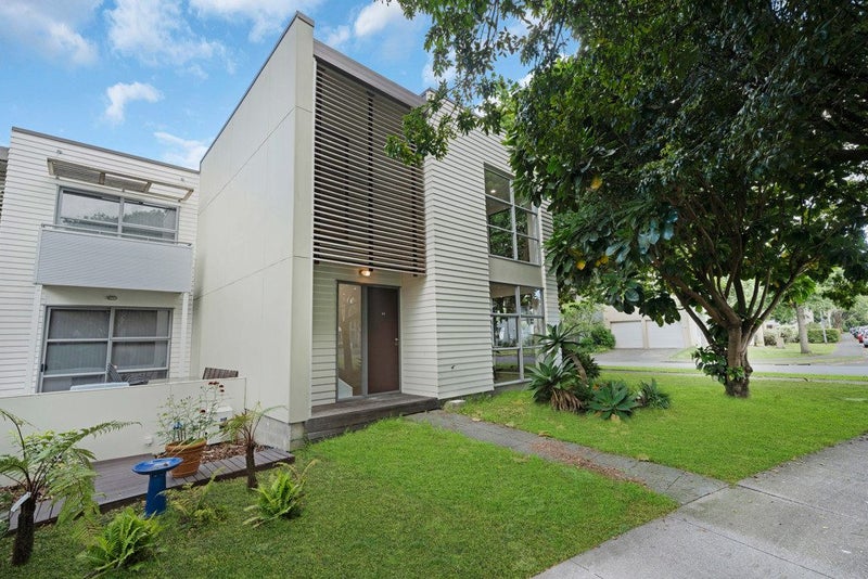 44 Figaro Crescent, Takanini, Auckland - Carousel 1