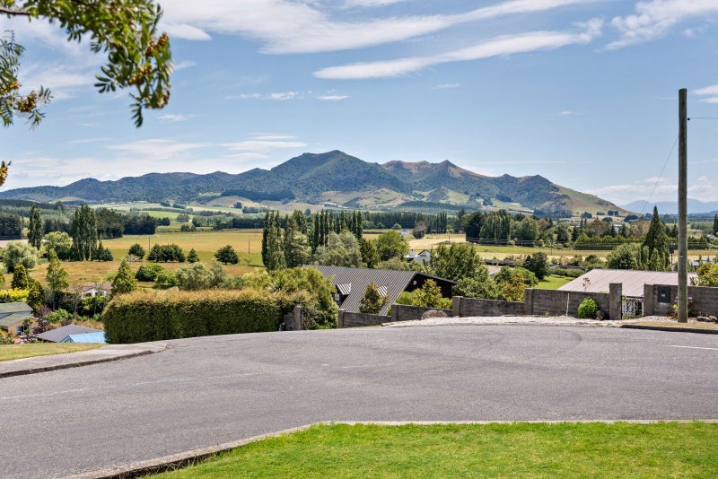 16 Tainui Street, Gore, Gore - Carousel 1