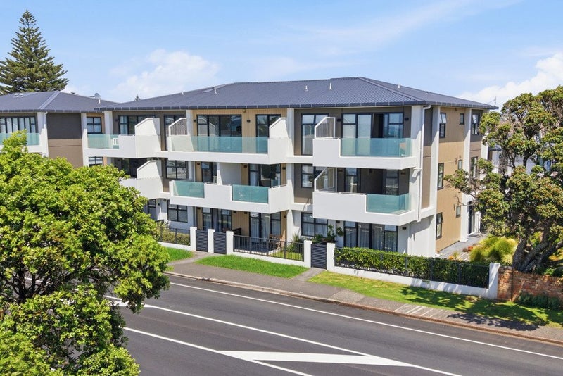8/392 Hibiscus Coast Highway, Orewa, Orewa - Carousel 1