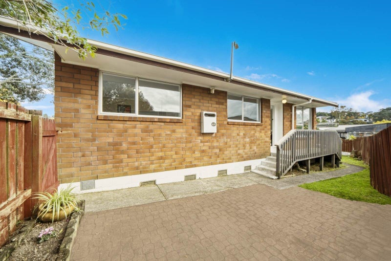 2/82 Moore Street, Hillcrest, Auckland - Carousel 1