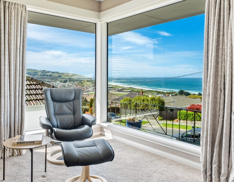 148 Easther Crescent, Kew, Dunedin - Carousel 1