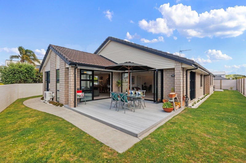 40 Oceania Sands Way, Papamoa Beach, Papamoa - Carousel 2