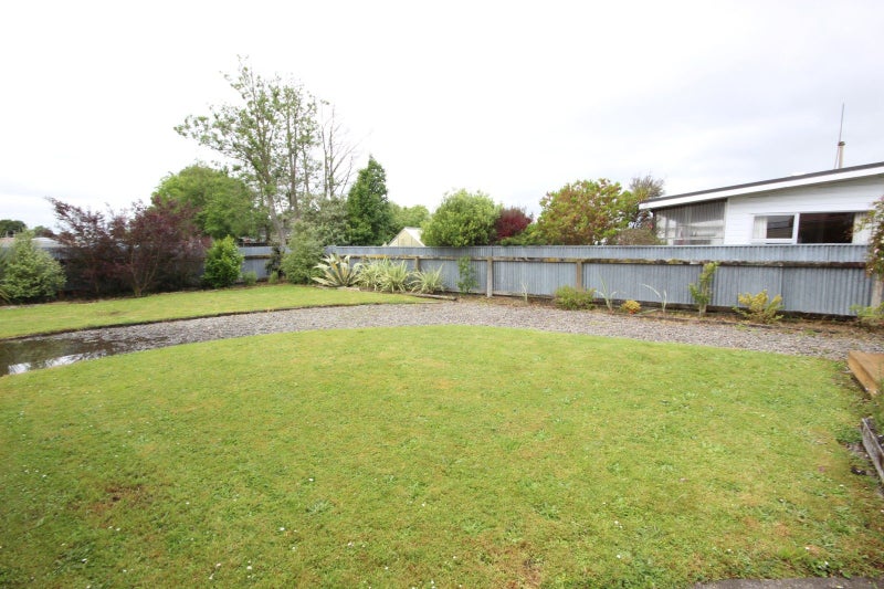 39 South Street, West End, Palmerston North - Carousel 11