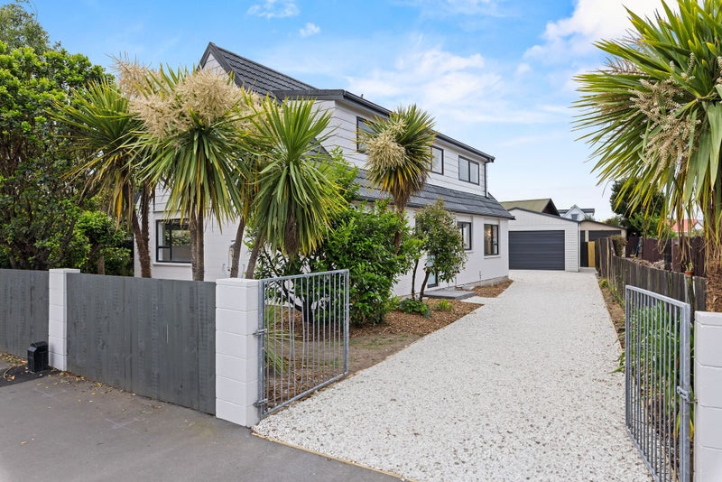 42 Queenspark Drive, Parklands, Christchurch - Carousel 1