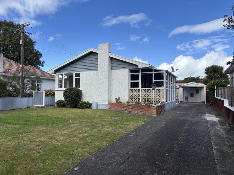 7 Cumbrae Place, Aramoho, Whanganui - Carousel 1