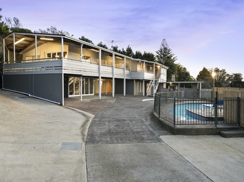 10 Lilburn Crescent, Massey, Auckland - Carousel 2