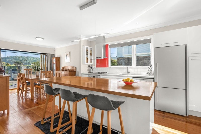 8 Bellevue Road, Woburn, Lower Hutt - Carousel 2