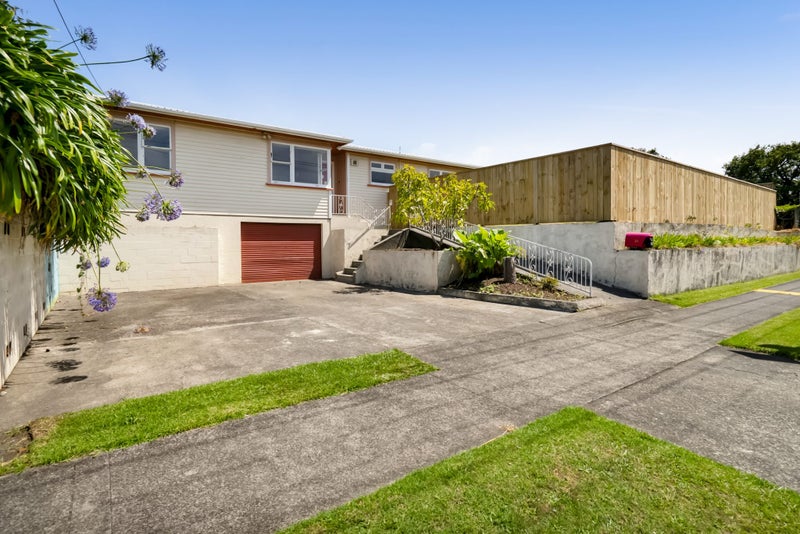 21 Nugent Street, Bell Block, New Plymouth - Carousel 1
