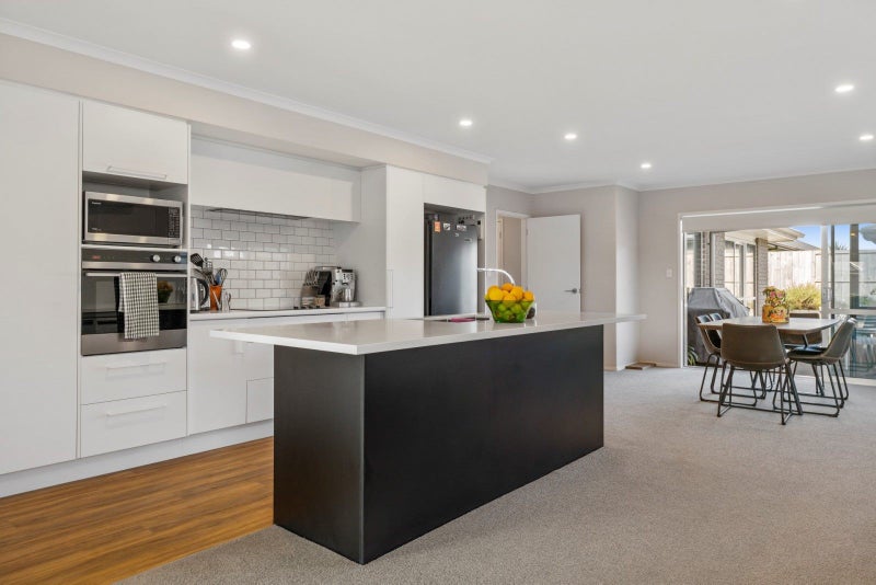 6 Wahaika Way, Papamoa Beach, Papamoa - Carousel 2