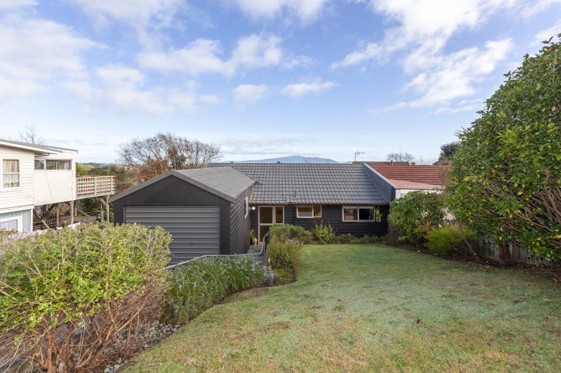 30A Kakariki Grove, Waikanae - Carousel 1
