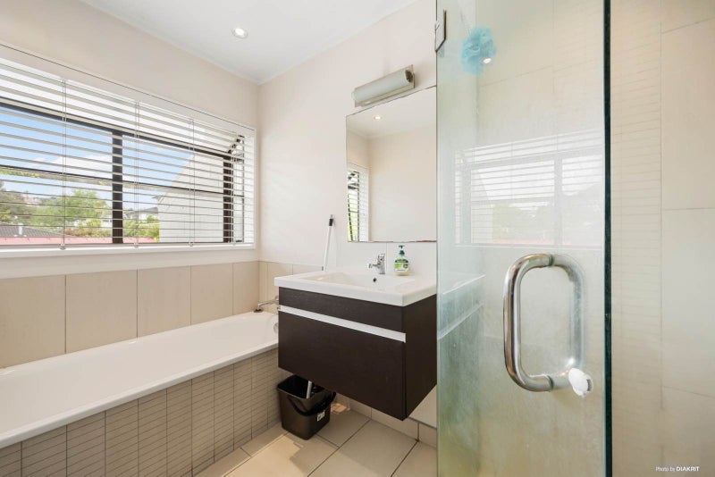 1/60 Richard Farrell Avenue, Remuera, Auckland - Carousel 24