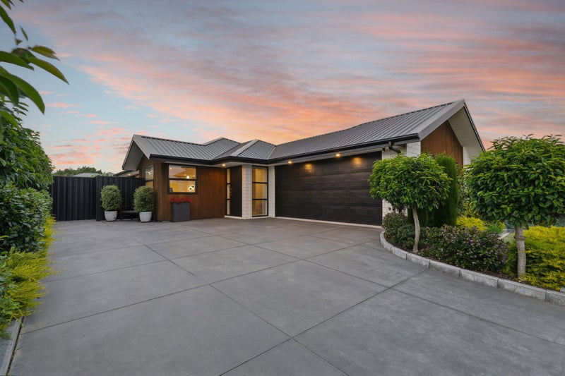 30 Shrimpton Avenue, Woodend, Woodend - Carousel 1