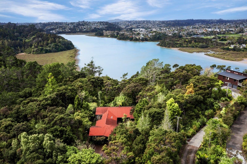 2 Te Kawau Pass, Greenhithe, Auckland - Carousel 2
