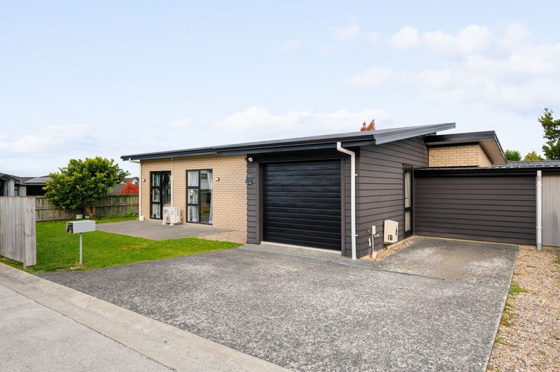 80 Sylvester Crescent, Flagstaff, Hamilton - Carousel 1