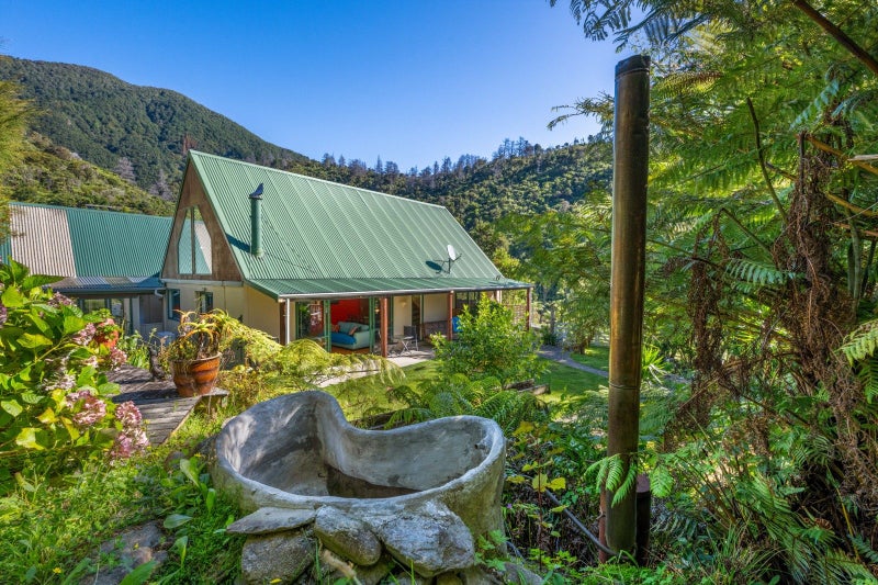 243 Boons Valley Road, Waikawa, Picton - Carousel 2