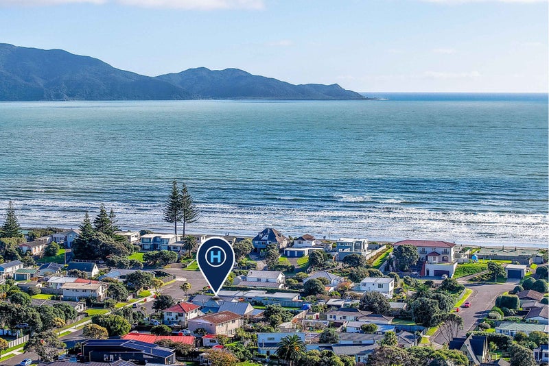 7 Eruini Street, Waikanae Beach, Waikanae - Carousel 1