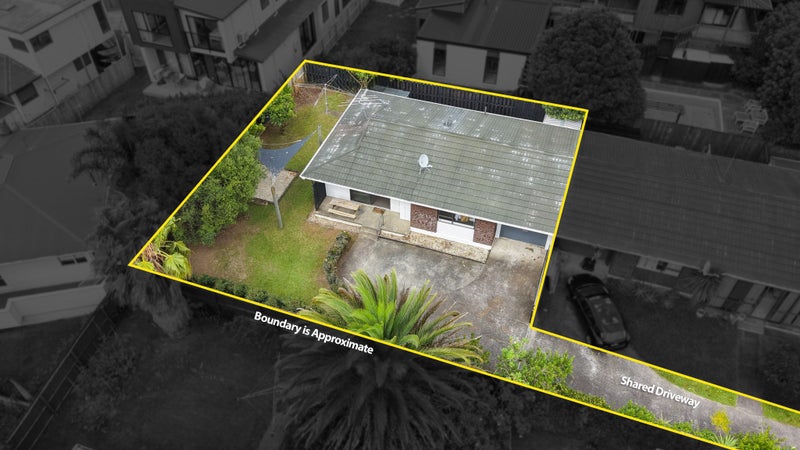 2/27 Matuhi Rise, Henderson, Auckland - Carousel 24