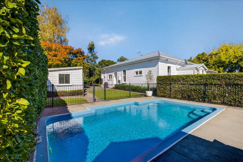 129 Te Mata Road, Havelock North, Havelock North - Carousel 2