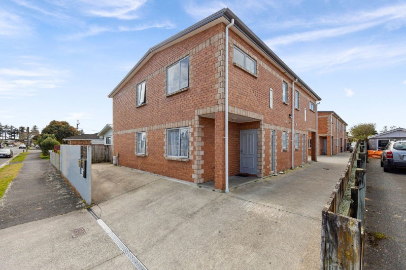 46A York Street, Hamilton East, Hamilton - Carousel 1